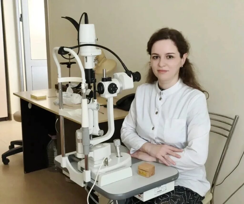 В нашей больнице новый врач-офтальмолог!